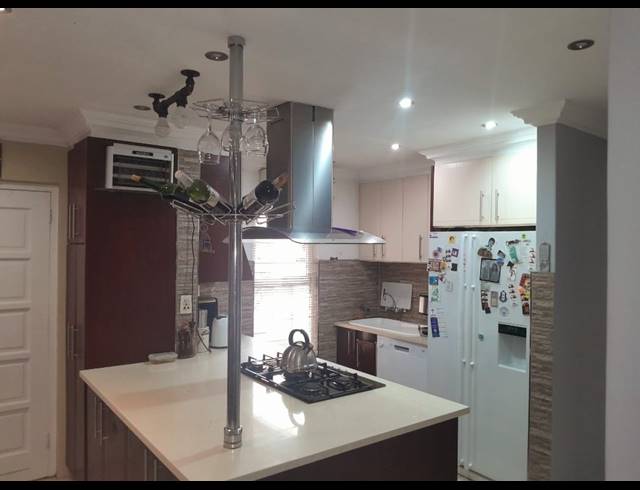 2 BEDROOM SIMPLEX FOR SALE IN SHERWOOD